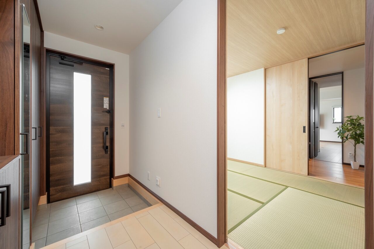 近藤建設 【70坪台/完全分離型二世帯/平屋風】カッコいい外観や動線が自慢！二世帯それぞれに快適なフルオーダーの家の建築実例画像8