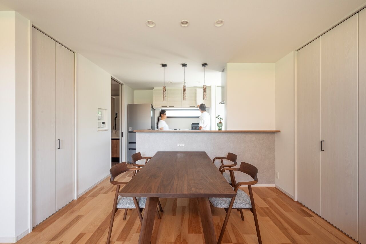 近藤建設 【2000万円台/30坪台/書斎/間取り図】昼は公園の緑、夜は間接照明の光が癒しに。趣味も暮らしも楽しむ家の建築実例画像4