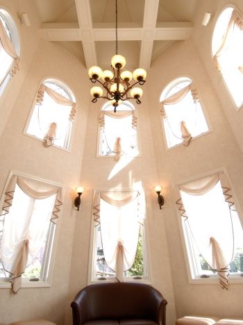 ノアデザインインク 【輸入住宅/お城のような家】待ち時間も夢気分。中世ヨーロッパに迷い込んだ、ホテルライクな医院併用住宅の建築実例画像7