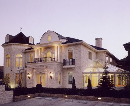 ノアデザインインク 【輸入住宅/お城のような家】待ち時間も夢気分。中世ヨーロッパに迷い込んだ、ホテルライクな医院併用住宅の建築実例画像8