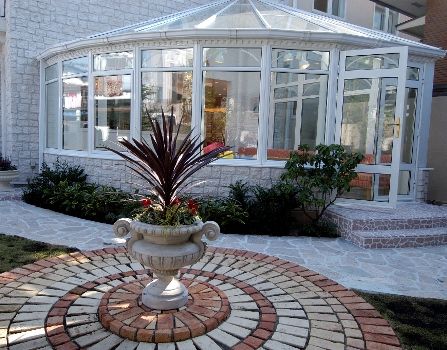 ノアデザインインク 【輸入住宅/お城のような家】待ち時間も夢気分。中世ヨーロッパに迷い込んだ、ホテルライクな医院併用住宅の建築実例画像9