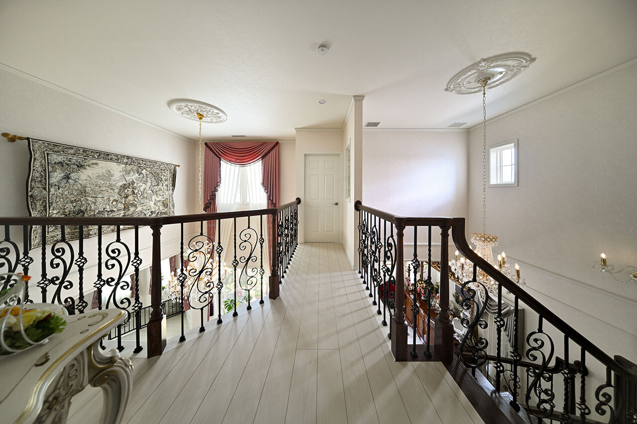 ノアデザインインク 【輸入住宅／お城のような家】大好きな薔薇に包まれて。憧れと暮らしやすさを両立した二世帯住宅の建築実例画像8