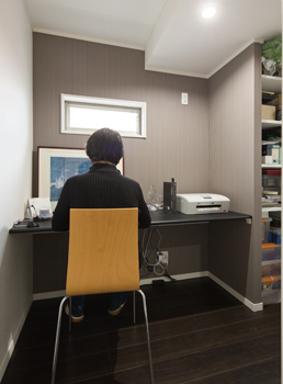 プロネット 【2000万円台/間取り図/3階建て】耐震等級3と長期優良住宅認定取得 都心の狭小地に立つシンプルモダンな家の建築実例画像6