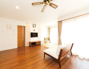 プロネット 【1000万円台/20坪台/間取り図/2階建て】カラーとアイテムが醸し出す統一感でリゾート気分を楽しむ住まいの建築実例画像3