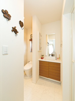 プロネット 【1000万円台/20坪台/間取り図/2階建て】カラーとアイテムが醸し出す統一感でリゾート気分を楽しむ住まいの建築実例画像6