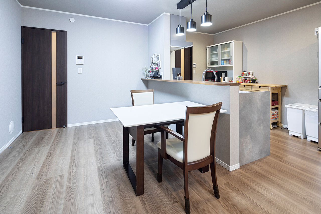 プロネット 【2000万円～2499万円／吹抜／耐震等級3／間取図有】開放感が際立つダイナミック空間と家事ラク動線の建築実例画像5