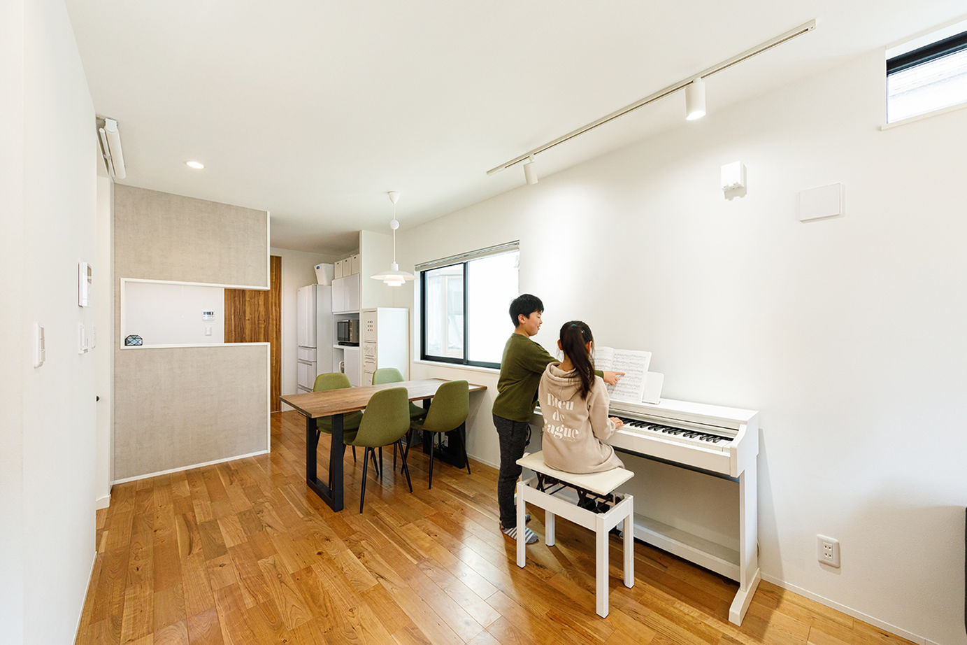 プロネット 【1500万円～1999万円／2階LDK／敷地19.5坪／間取図有】コスト重視で19.5 坪にスタイリッシュな3階建てをの建築実例画像4