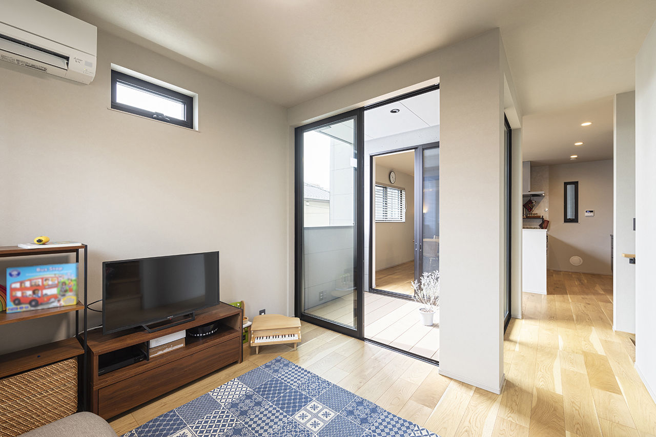 プロネット 【敷地17.1坪／延床30.6坪／2階リビング／間取図】周辺環境を活かし、光を楽しむプランが秀逸な狭小3階建ての建築実例画像3