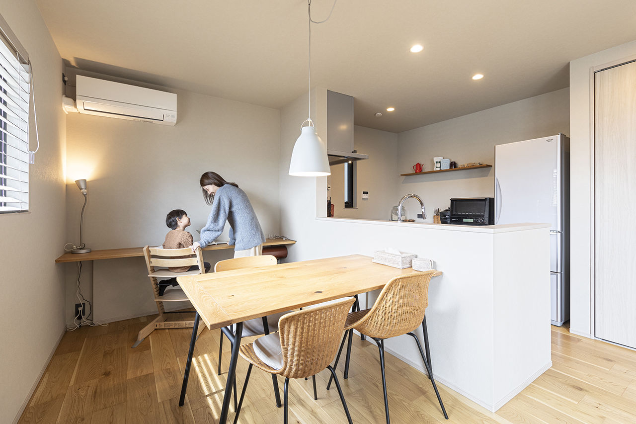 プロネット 【敷地17.1坪／延床30.6坪／2階リビング／間取図】周辺環境を活かし、光を楽しむプランが秀逸な狭小3階建ての建築実例画像4