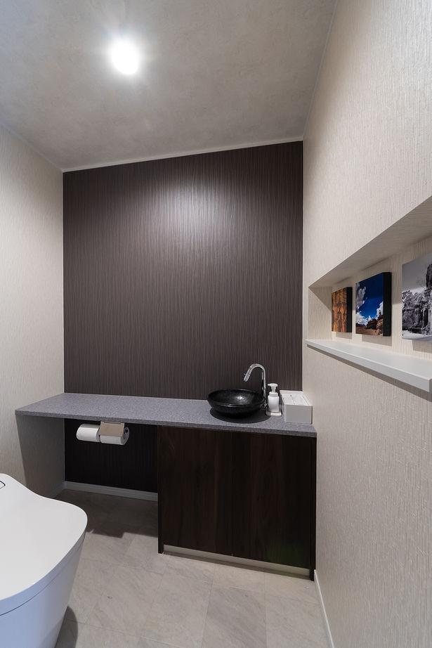 エースホーム 平屋なのにリビングの天井高は最高5m。秘密基地のようなロフトとインナーガレージがある家の建築実例画像8