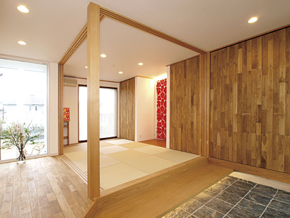 エースホーム 【吹き抜け/無垢材使用】な塗り壁に木の温かみのある家の建築実例画像4