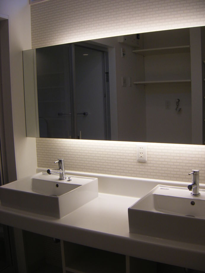 エースホーム 【吹き抜け/無垢材使用】な塗り壁に木の温かみのある家の建築実例画像8