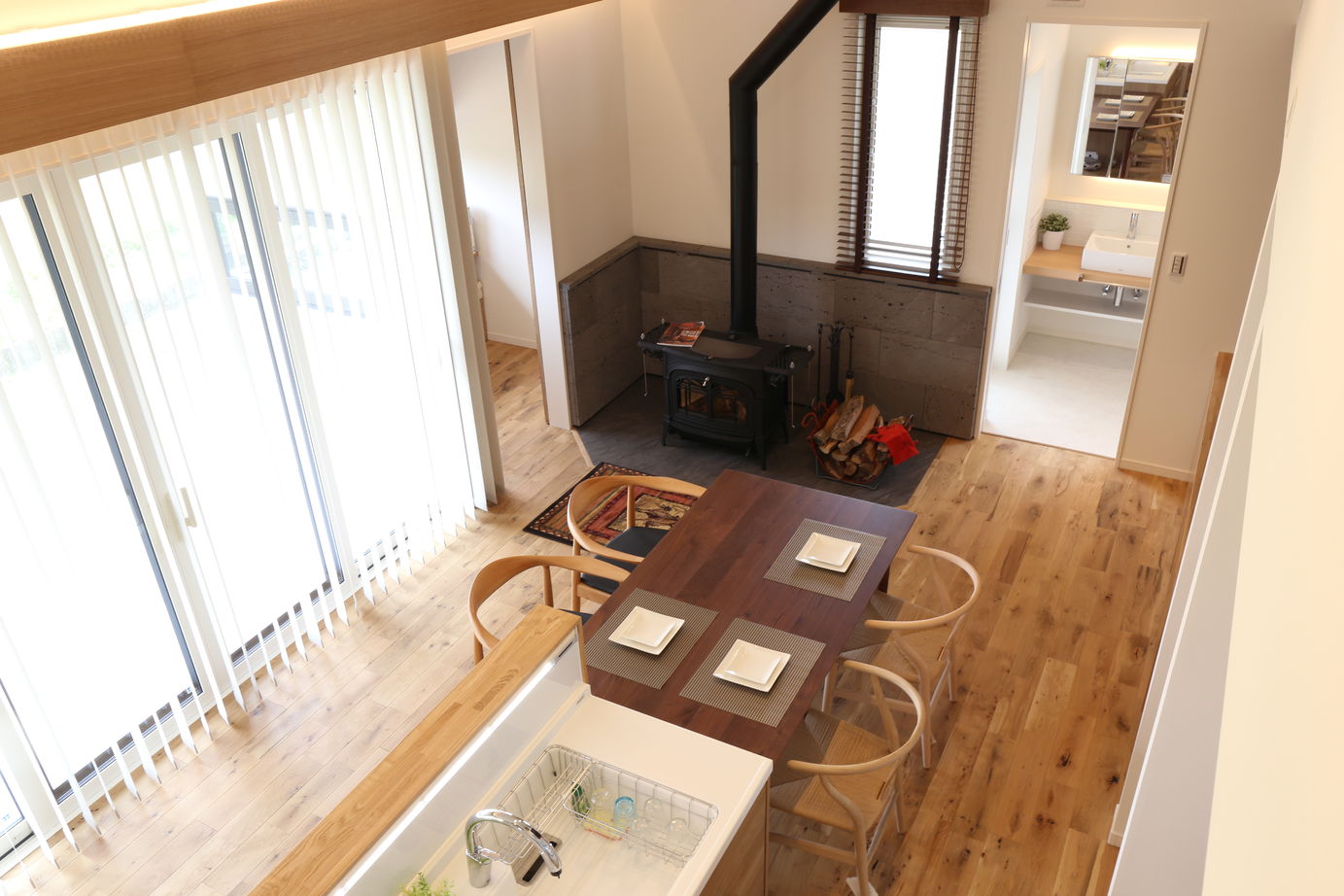 エースホーム 【書斎/自然素材/二世帯住宅】暖炉のある平家の建築実例画像5