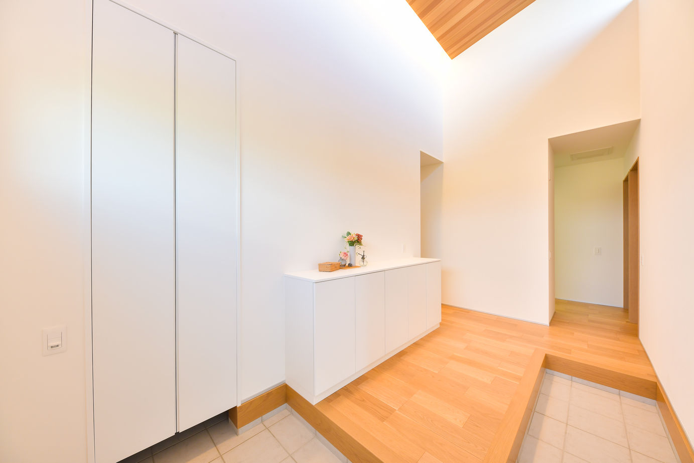 エースホーム 【平屋/書斎/バリアフリー】猫と暮らす　ガレージのある平家の建築実例画像2