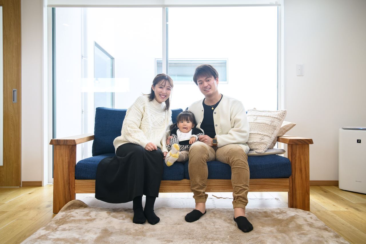 エースホーム 2000万円台でたてる　三人暮らしのコの字型ナチュラルハウスの建築実例画像1