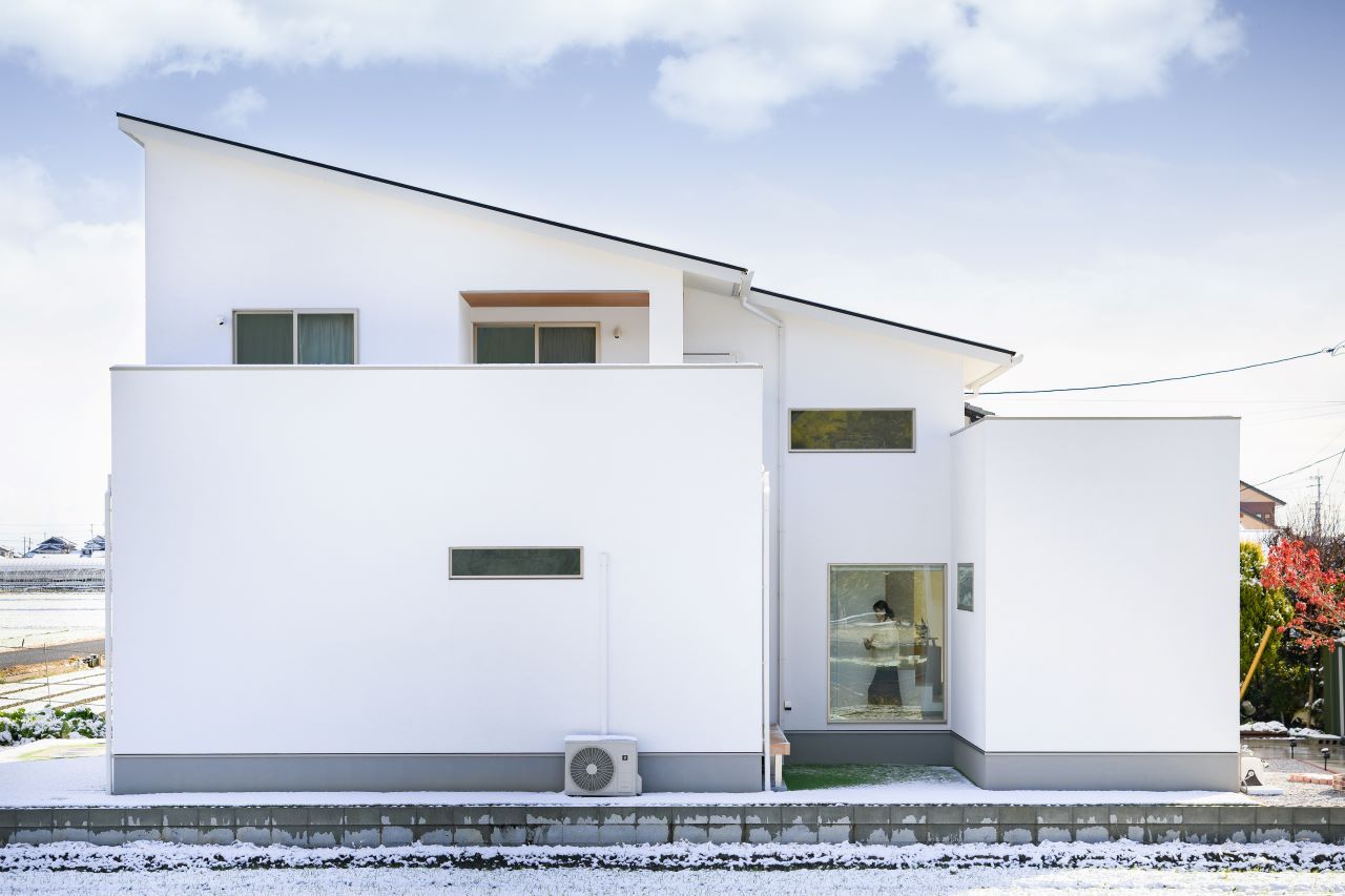 エースホーム 2000万円台でたてる　三人暮らしのコの字型ナチュラルハウスの建築実例画像2