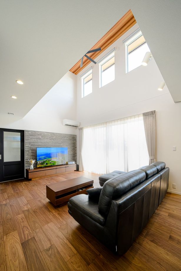 エースホーム 【吹抜け/和室/趣味部屋】1・2階分離／水回り共有型の二世帯住宅の建築実例画像2