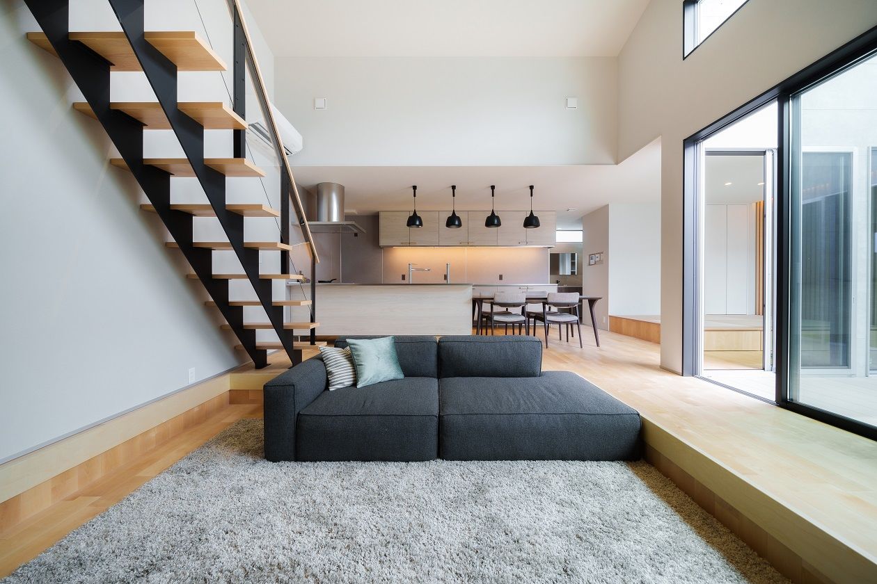 エースホーム 【平屋／ダウンフロアリビング／中庭】真似したい人続出！神間取りの平屋の建築実例画像4