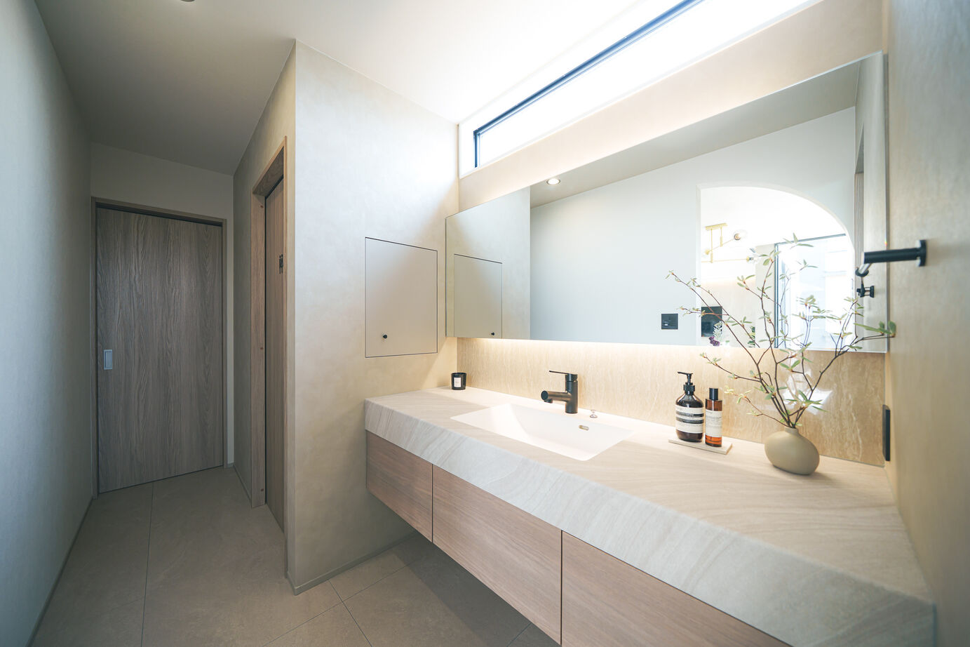 エースホーム 【ホテルライク／1階完結型／家事動線抜群】美しすぎるホテルライク邸宅の建築実例画像6