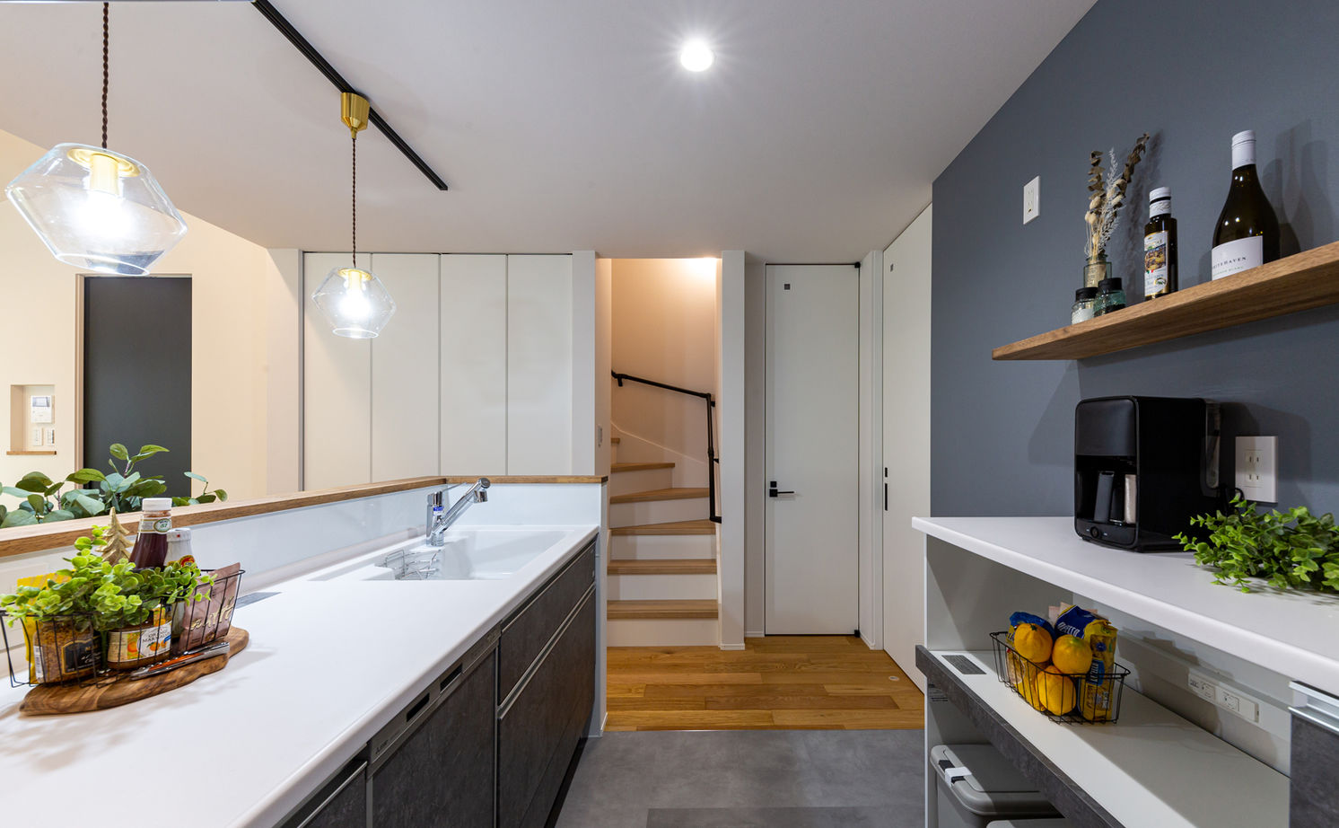 ハウスアップ 【京都府／敷地22.1坪】家事ラクを極めたカッコいい家。シンプルなデザインとスムーズな家事動線を両立の建築実例画像5