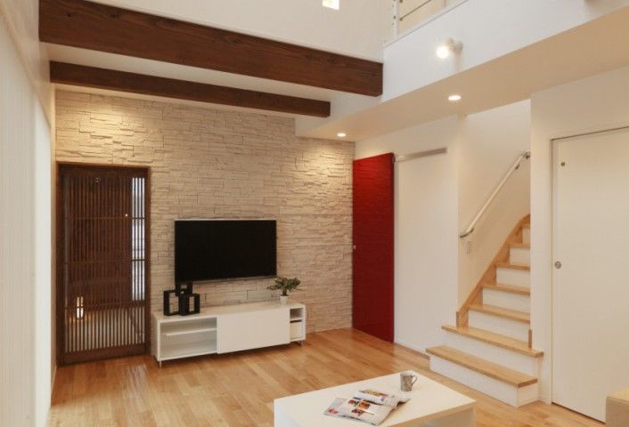 ARC style (アークスタイル) 書斎とビルドインガレージのある、ＡＬＣ壁がモダンな家の建築実例画像2