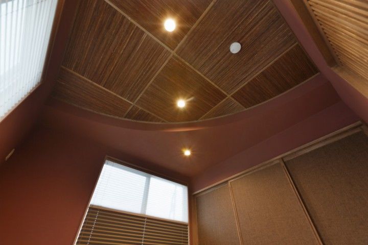 ARC style (アークスタイル) 書斎とビルドインガレージのある、ＡＬＣ壁がモダンな家の建築実例画像6