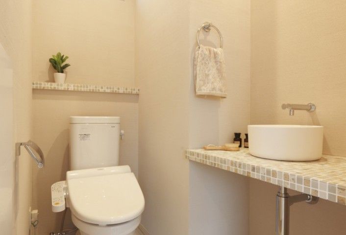 ARC style (アークスタイル) 書斎とビルドインガレージのある、ＡＬＣ壁がモダンな家の建築実例画像7