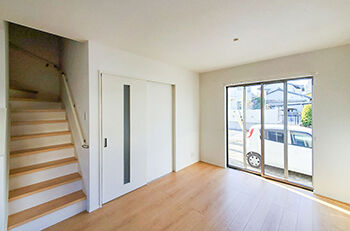 いえとち本舗 【1000万円台前半｜27.2坪｜太陽光5.32kW付｜スマートハウス】広々16.7畳のオープンLDKがある家の建築実例画像4