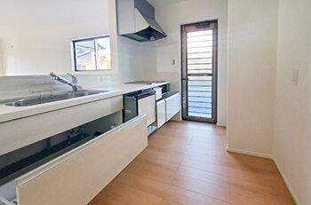 いえとち本舗 【1000万円台前半｜27.2坪｜太陽光5.32kW付｜スマートハウス】広々16.7畳のオープンLDKがある家の建築実例画像5