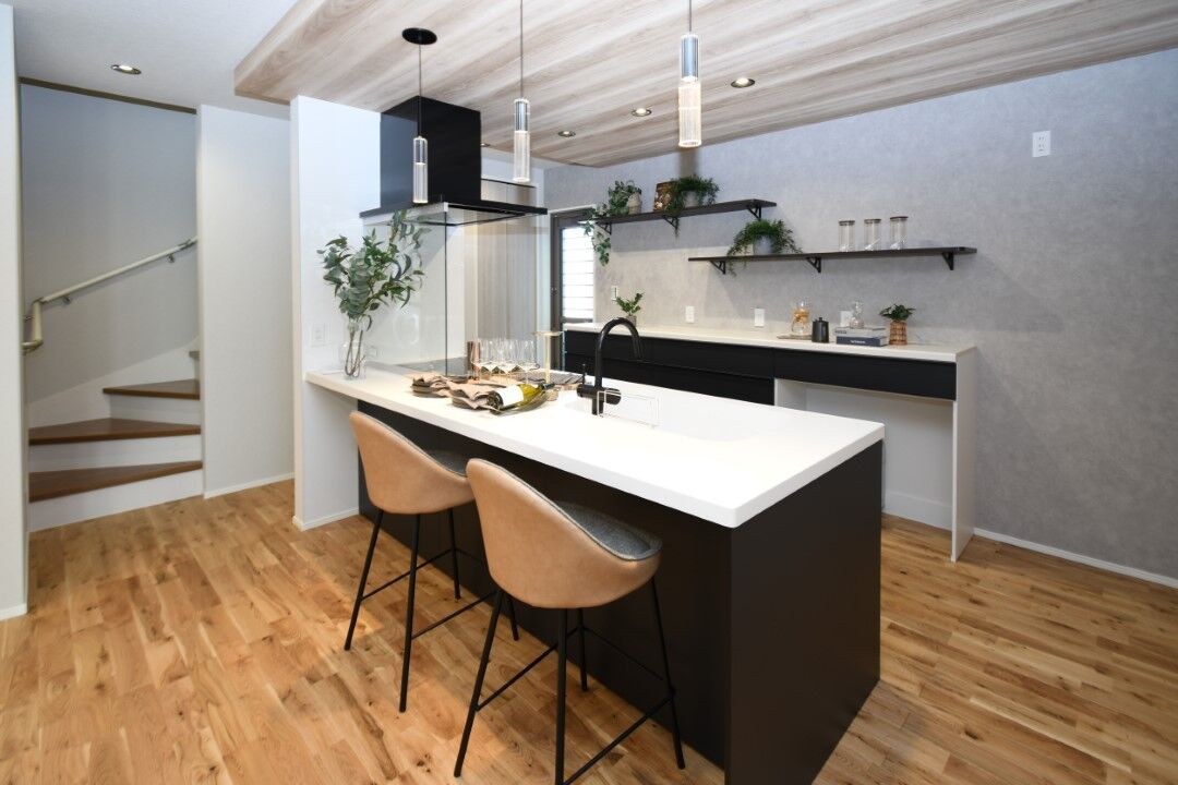 いえとち本舗 【1900万円台|2階建|太陽光12kW付】30帖のLDKとアイランドキッチンが特徴の「イエテラス」の建築実例画像3