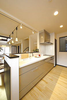 ワイケイホーム 【狭小地（22.4坪）／3階建て／屋上／間取り図あり】屋上庭園のある3階建ての耐火建築の家の建築実例画像4