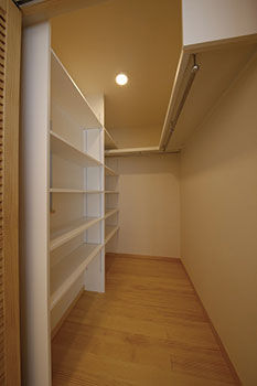 ワイケイホーム 【狭小地（22.4坪）／3階建て／屋上／間取り図あり】屋上庭園のある3階建ての耐火建築の家の建築実例画像7