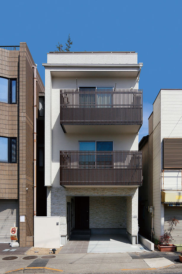 ワイケイホーム 【狭小地（22.4坪）／3階建て／屋上／間取り図あり】屋上庭園のある3階建ての耐火建築の家の建築実例画像10