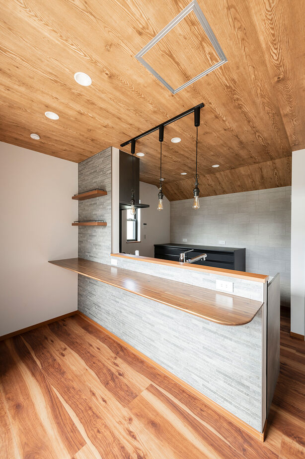 ワイケイホーム 【吹抜け2階リビング＋ロフト】約26坪の土地をフル活用/南側の採光がたっぷり届く明るい空間の建築実例画像5