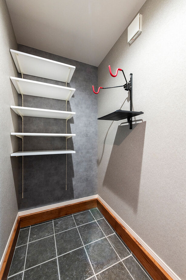 ワイケイホーム 【吹抜け2階リビング＋ロフト】約26坪の土地をフル活用/南側の採光がたっぷり届く明るい空間の建築実例画像10