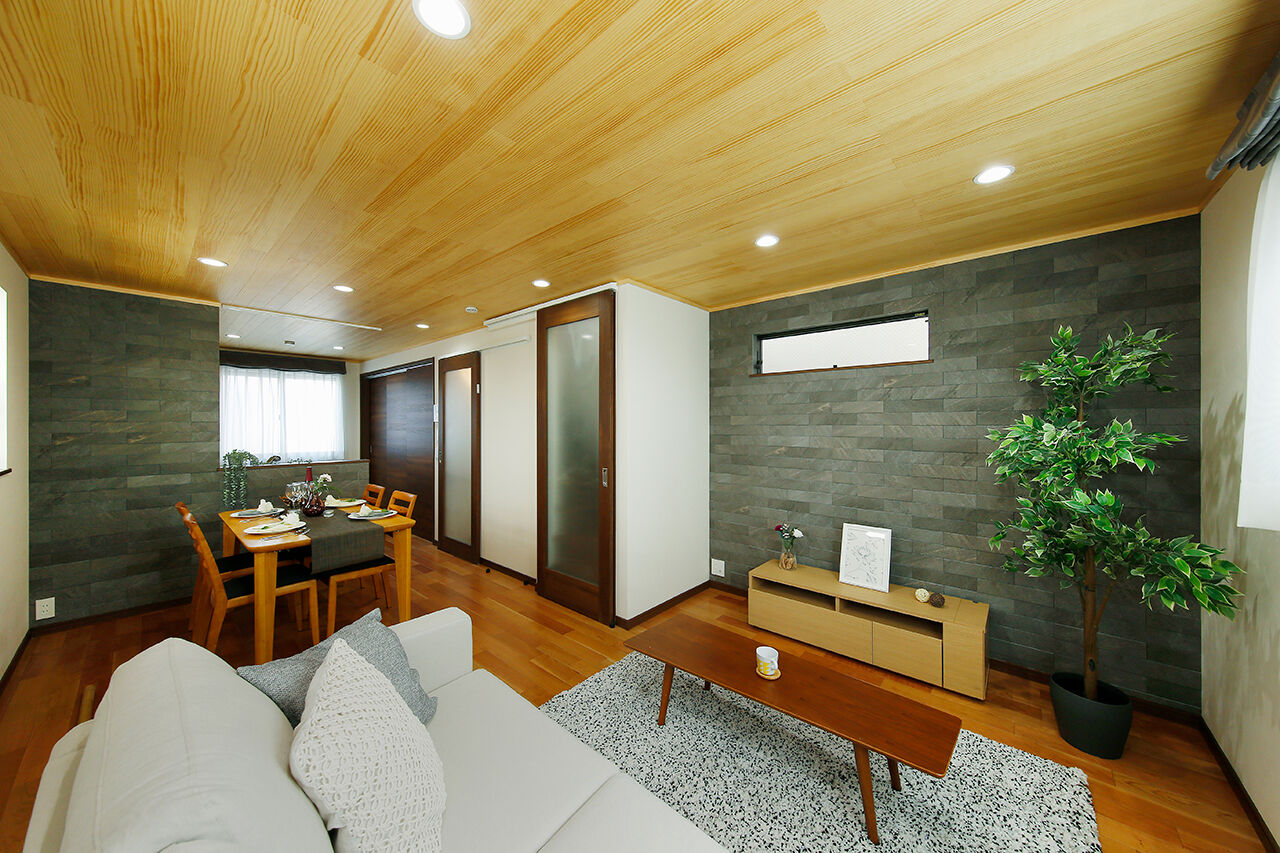 ワイケイホーム 【約14坪・間口4ｍ】ビルトインガレージ＋スカイバルコニー＋ホテル仕様の室内/高さ制限を見事にクリアの建築実例画像