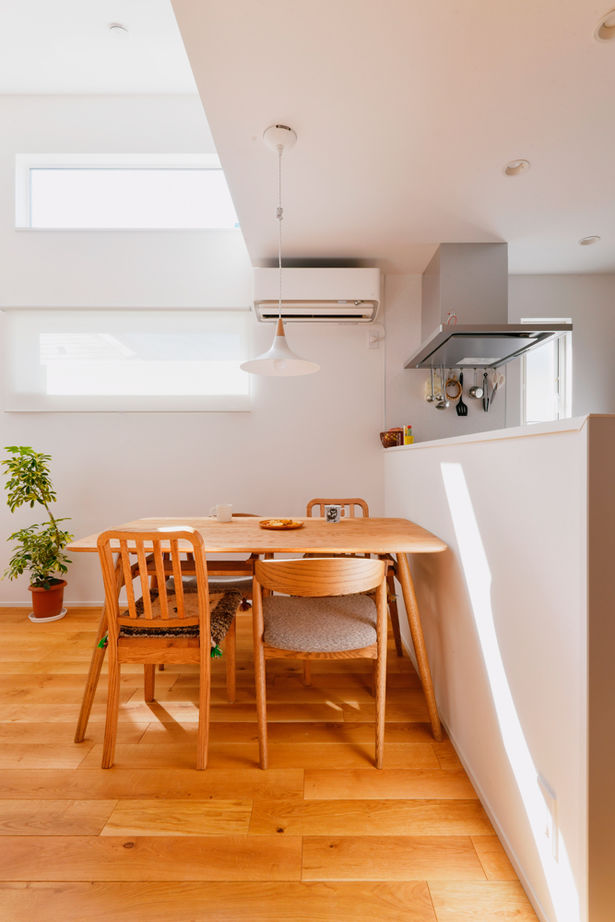 TAINN DESIGN　一級建築士事務所 【1840万円/22.5坪/間取り図あり】狭小×旗竿地でものびのび快適！採光とプライバシーを兼ねる２階リビングの建築実例画像8