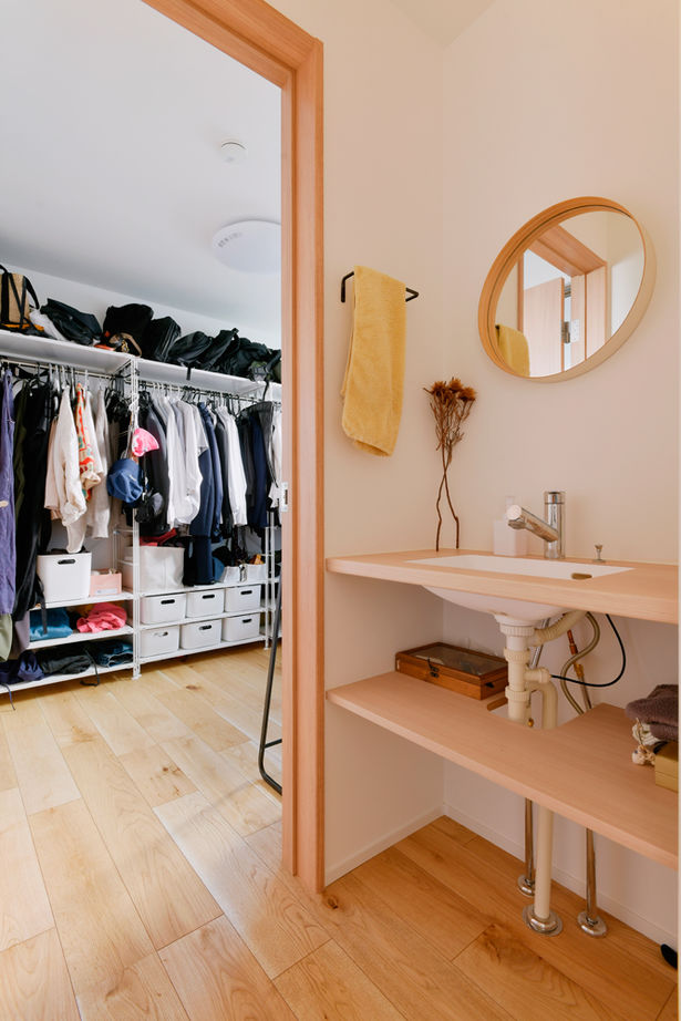 TAINN DESIGN　一級建築士事務所 【1840万円/22.5坪/間取り図あり】狭小×旗竿地でものびのび快適！採光とプライバシーを兼ねる２階リビングの建築実例画像11