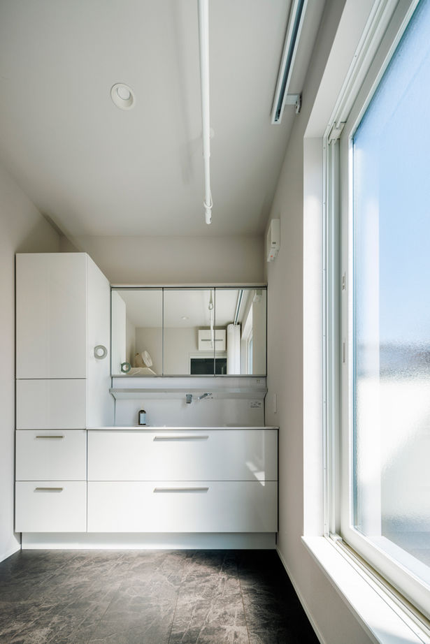 TAINN DESIGN　一級建築士事務所 【3200万円/36坪/間取り図あり】4人の子どもがすくすく育つスキップフロアのLDK。家事ラク・育児プランも◎の建築実例画像12