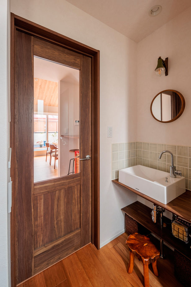 TAINN DESIGN　一級建築士事務所 【3000万円台/30坪台/間取り図あり】木の温もりと吹き抜けの開放感！家族の繋がりを育む２階リビングの建築実例画像13