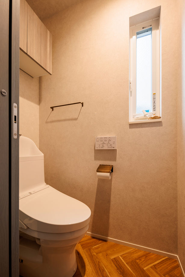 TAINN DESIGN　一級建築士事務所 【3000万円台/30坪台/間取り図あり】木の温もりと吹き抜けの開放感！家族の繋がりを育む２階リビングの建築実例画像16