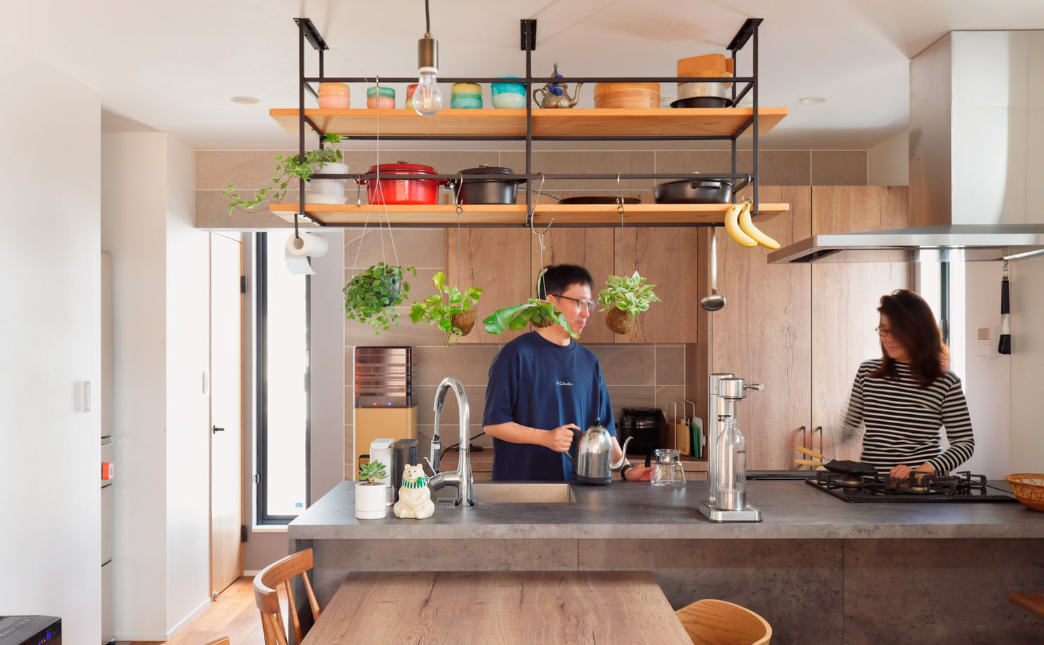 TAINN DESIGN　一級建築士事務所 【3000万円台/26.8坪/狭小/間取り図あり】吹き抜けで繋がる２階リビングと寛ぎのロフト。収納プランも必見の建築実例画像3