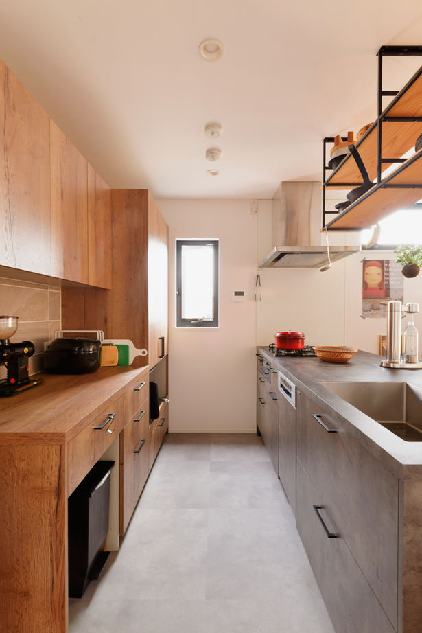 TAINN DESIGN　一級建築士事務所 【3000万円台/26.8坪/狭小/間取り図あり】吹き抜けで繋がる２階リビングと寛ぎのロフト。収納プランも必見の建築実例画像7