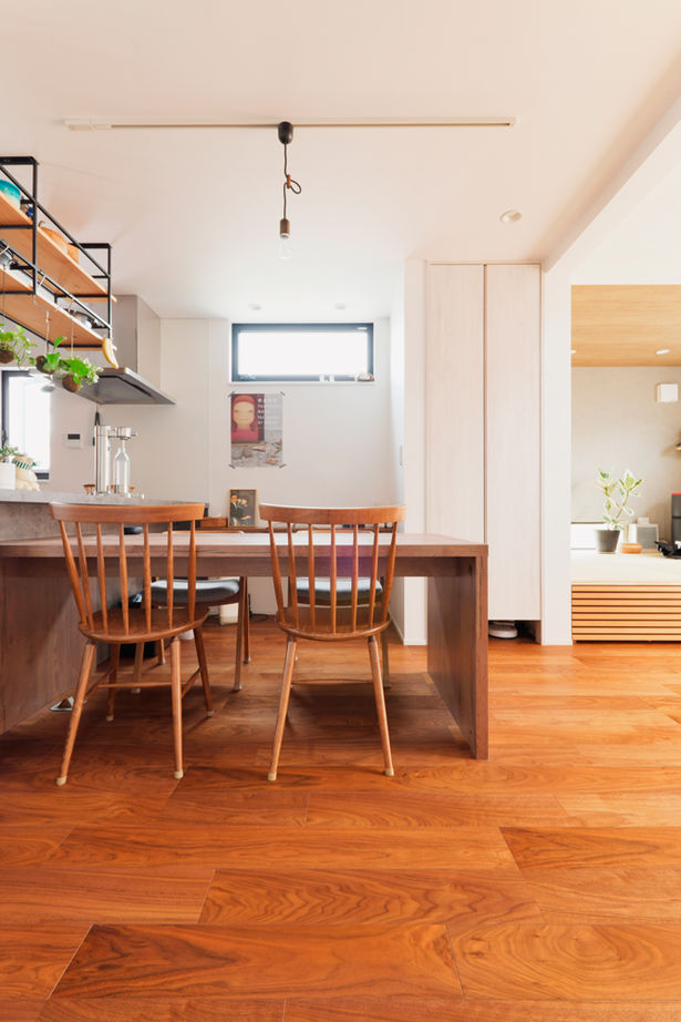 TAINN DESIGN　一級建築士事務所 【3000万円台/26.8坪/狭小/間取り図あり】吹き抜けで繋がる２階リビングと寛ぎのロフト。収納プランも必見の建築実例画像9