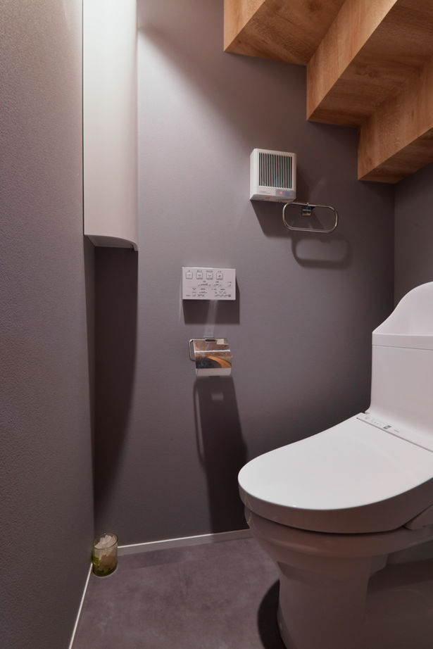 TAINN DESIGN　一級建築士事務所 【3000万円台/26.8坪/狭小/間取り図あり】吹き抜けで繋がる２階リビングと寛ぎのロフト。収納プランも必見の建築実例画像11