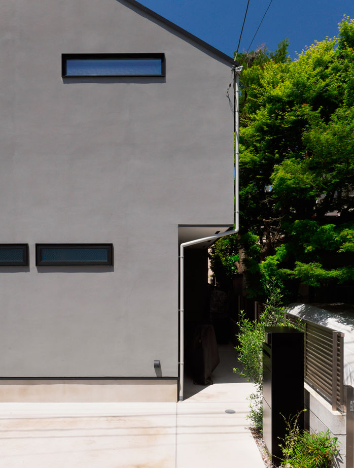 TAINN DESIGN　一級建築士事務所 【2800万円台/24.7坪/狭小地/間取り図あり】LDKと水まわり動線をワンフロアに！家族が集まりやすいプランの建築実例画像2