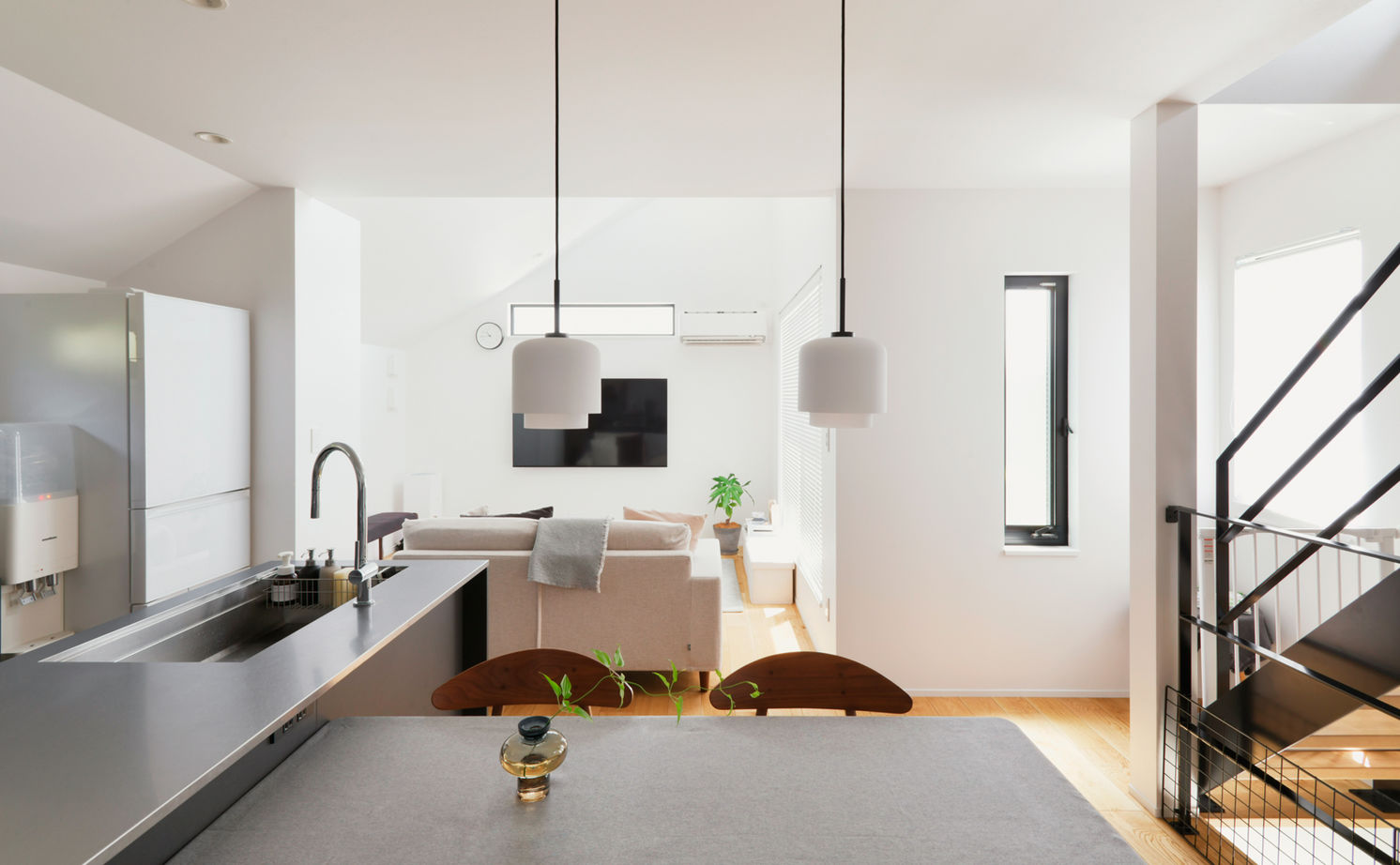 TAINN DESIGN　一級建築士事務所 【2800万円台/24.7坪/狭小地/間取り図あり】LDKと水まわり動線をワンフロアに！家族が集まりやすいプランの建築実例画像6