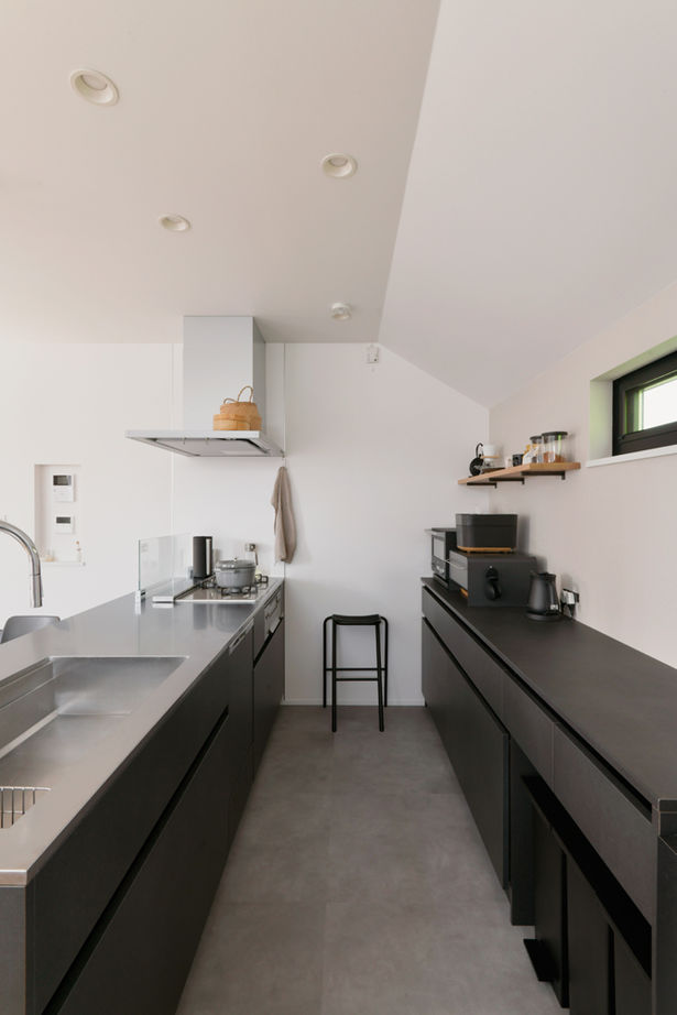 TAINN DESIGN　一級建築士事務所 【2800万円台/24.7坪/狭小地/間取り図あり】LDKと水まわり動線をワンフロアに！家族が集まりやすいプランの建築実例画像7