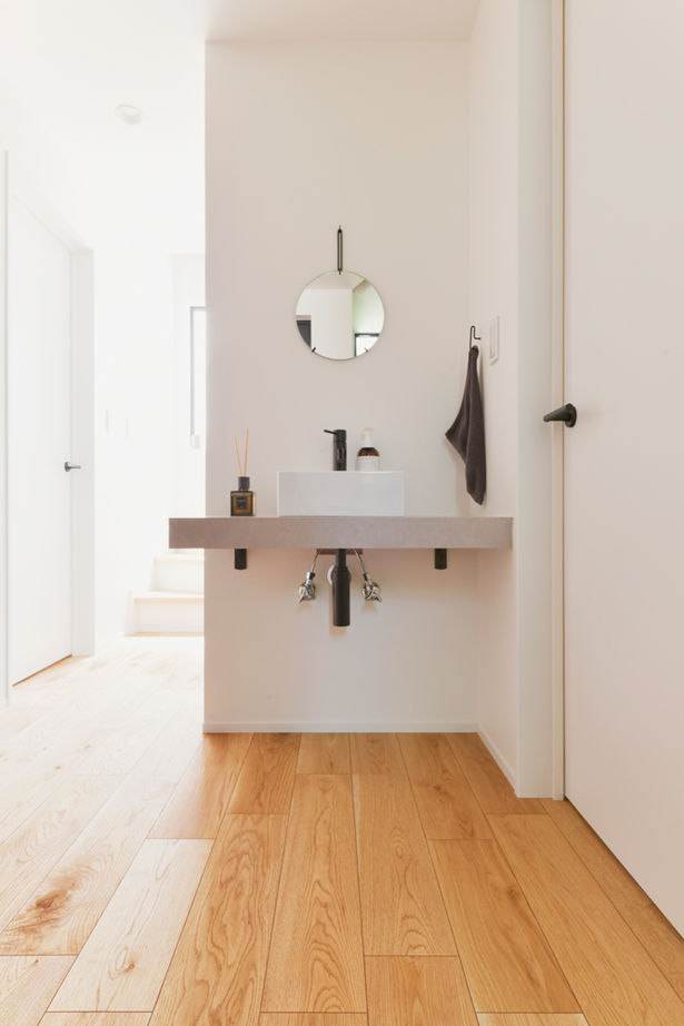 TAINN DESIGN　一級建築士事務所 【2800万円台/24.7坪/狭小地/間取り図あり】LDKと水まわり動線をワンフロアに！家族が集まりやすいプランの建築実例画像14