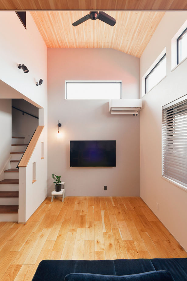 TAINN DESIGN　一級建築士事務所 【26.9坪/狭小地/2階リビング/ロフト】色づかいや造作・細かい設えにもこだわり抜いた、長く愛着を持てる家の建築実例画像3